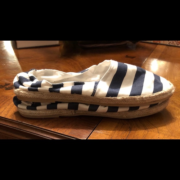 Fabric Flats - Picture 3 of 4